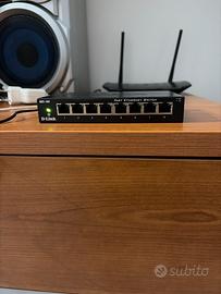 Switch D-Link DES-108 8 porte Fast Ethernet LAN