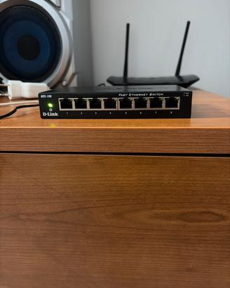 Switch D-Link DES-108 8 porte Fast Ethernet LAN