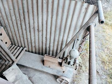 Pompa a mano, in rame per vino dei primi  del 1900