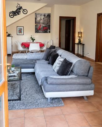 Guidonia trilocale arredato - corte esterna privat