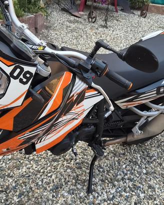 KTM Smm 690