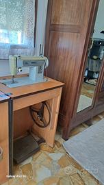 Macchina da cucire Singer modello 237