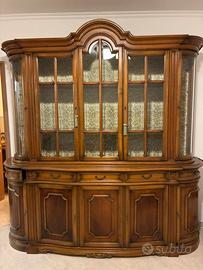 Sala da pranzo completa