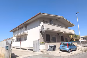 2 LOCALI A CIAMPINO