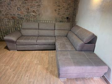Divano Letto Angolare 3 Posti + Pouf
