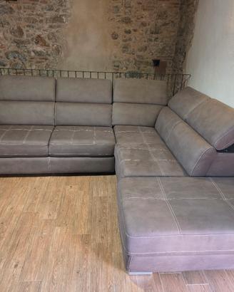 Divano Letto Angolare 3 Posti + Pouf