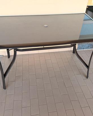 Tavolo esterno in vetro