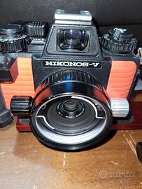 nikonos 5 con 2 obbiettivi e flash