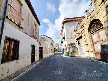 CASA DI CORTE A SANTA MARIA A VICO