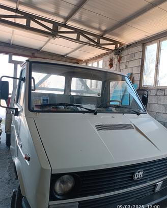 camioncino Om grinta 