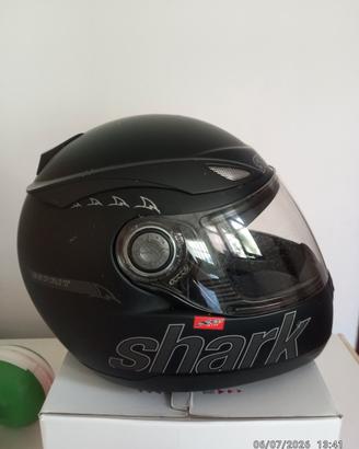 caschi shark