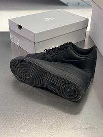 NIKE AF1 nere EU45