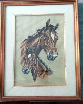 Quadri con cavalli e cane, ricamato a mano