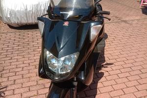 Privato vende scooter 