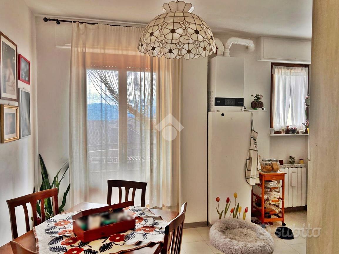 4 LOCALI A GUALDO TADINO - Vista 3
