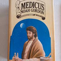 N. Gordon, Medicus