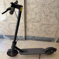 Monopattino Xiaomi Mi Essential