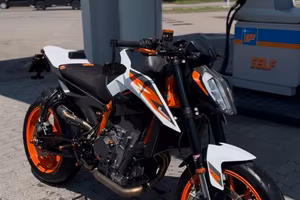 DUKE 890r 2021