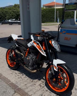 DUKE 890r 2021