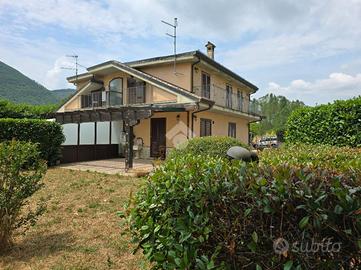 PORZIONE DI BIFAMILIARE A FIUGGI