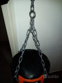 Sacco da boxe con supporto