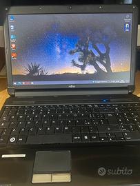 Notebook Fujitsu AH530