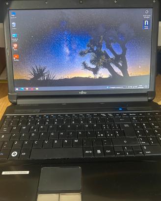 Notebook Fujitsu AH530
