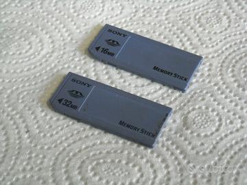 DUE Sony Memory Stick 16mb + 32mb