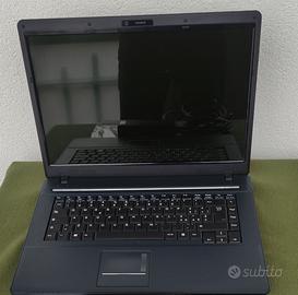 CLEVO M761TU notebook laptop con SCHERMO DIFETTOSO