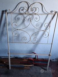 Letto antico in ferro battuto 
