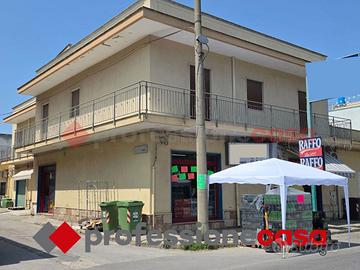 Locale commerciale in zona ad alta visibilità