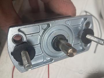 Motorino alzavetri per Ferrari destro o sinistro