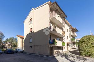 4 LOCALI A MONTICELLO BRIANZA