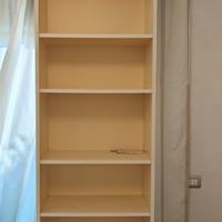 Libreria bianca con 8 ripiani