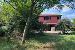 Rustico con 3000 metri di parco