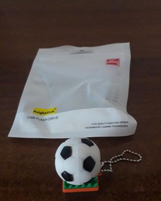 Pennetta usb da 16 gb a forma di pallone