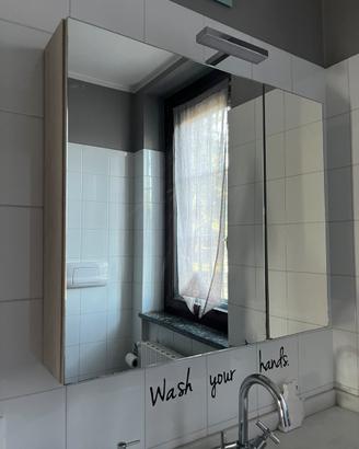 Specchio bagno contenitore con luce