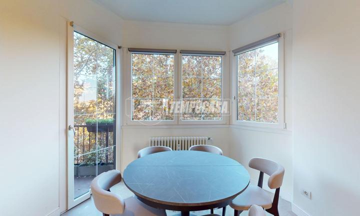 3 LOCALI RISTRUTTURATO E ARREDATO PIANO ALTO