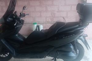 scooter Honda forza 300