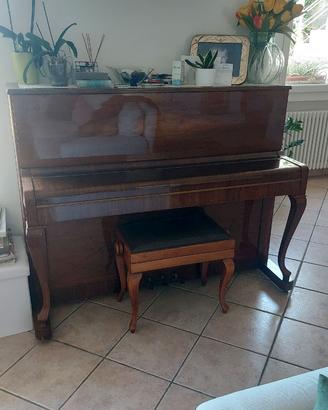 pianoforte verticale Petrof