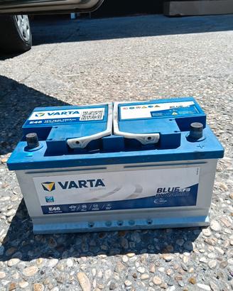 Batteria start e stop Varta