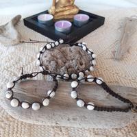 Bracciale, collana  e portachiavi  in Howlite  