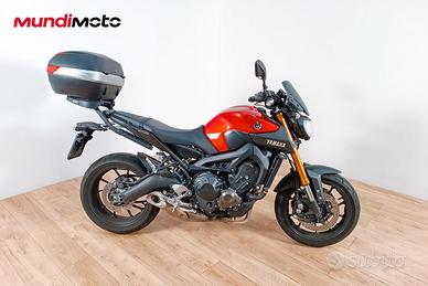 YAMAHA MT 09 - 2016 Passaggio incluso