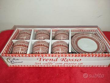 Set nuovo con confezione tazzine con piattini 