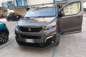 Peugeot traveller  9 posti