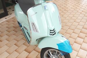 Piaggio Vespa 310 GTS hpe Verde amabile