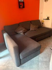divano letto Ikea con chaise longue pari a nuovo