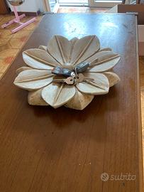 Svuotatasche in pietra a forma di fiore
