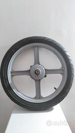 ruota anteriore piaggio si completa 