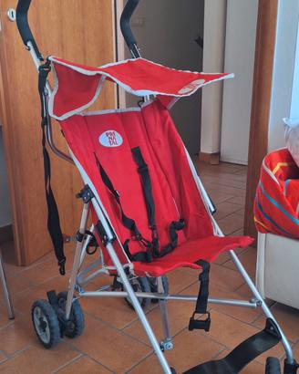 Passeggino con chiusura ad ombrello